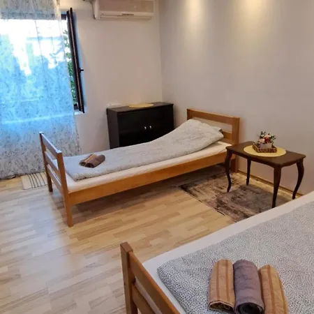 Apartment Quiet Place Near The Center