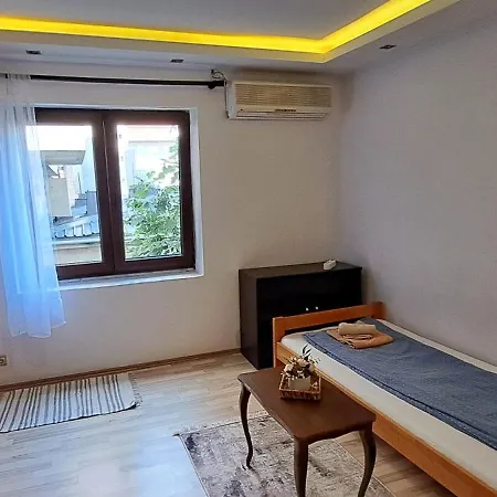 Apartment Quiet Place Near The Center